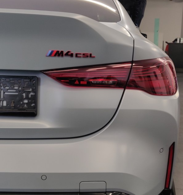 BMW M4 CSL